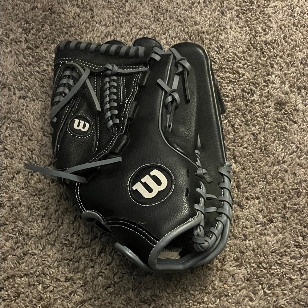 Wilson A360 Dual-Tone 13 inch Softball Glove